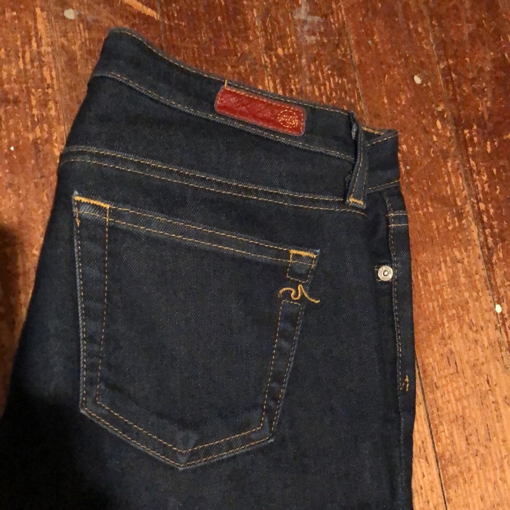 Last chance, consigning locally this week. Stilt jean low rise!!